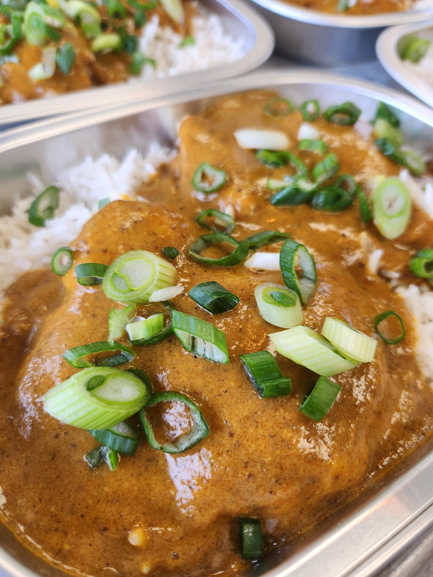 Curry Chicken Thighs w/ Basmati Rice (1lb)-FROZEN